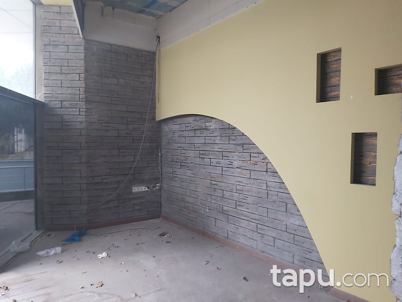 Çorlu Palmiye Evleri'nde Cadde Cepheli 545 m2 Dükkan