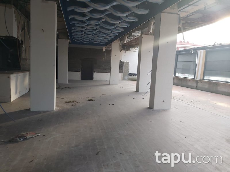 Çorlu Palmiye Evleri'nde Cadde Cepheli 545 m2 Dükkan