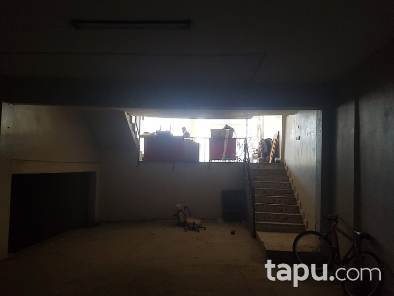 Kocaeli Körfez Kuzey Mahallesi'nde 153 m2 Depolu Dükkan