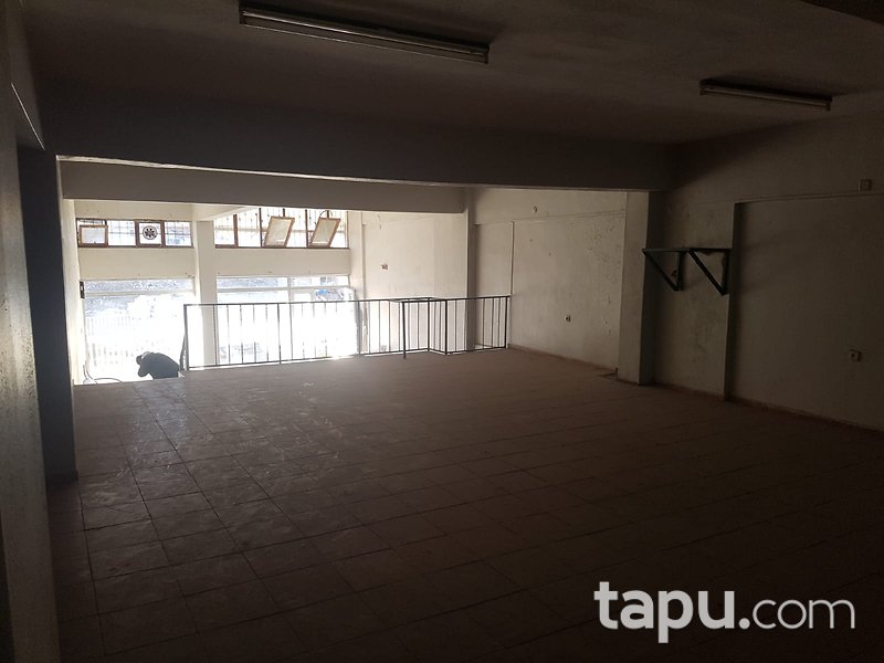 Kocaeli Körfez Kuzey Mahallesi'nde 153 m2 Depolu Dükkan