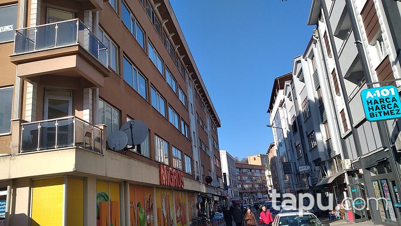 Zonguldak Çaycuma'da Yakıcı İş Merkezi İçinde 18 m2 Ofis