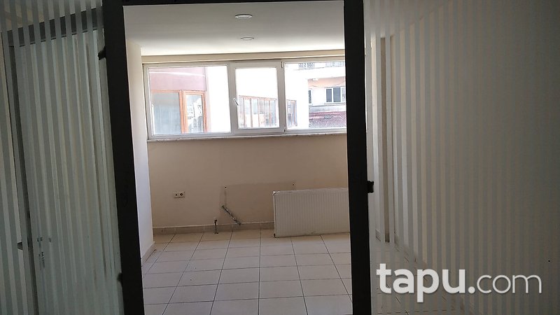 Zonguldak İstiklal Caddesi'nde Yakıcı İş Merkezi İçinde 22 m2 Ofis