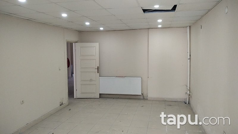 Zonguldak İstiklal Caddesi'nde Yakıcı İş Merkezi İçinde 25 m Ofis