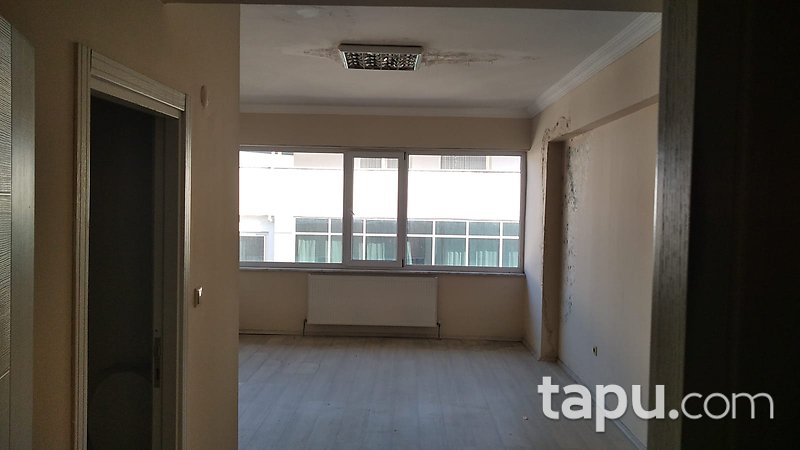 Zonguldak İstiklal Caddesi'nde Yakıcı İş Merkezi İçinde 97 m Ofis