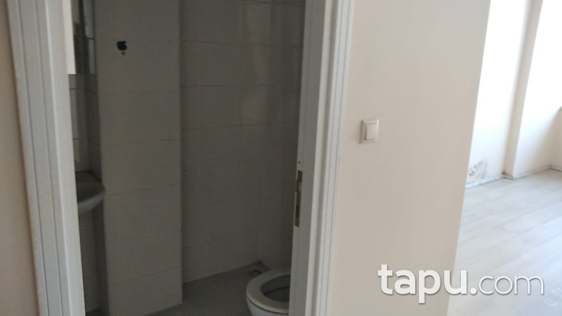Zonguldak İstiklal Caddesi'nde Yakıcı İş Merkezi İçinde 97 m Ofis