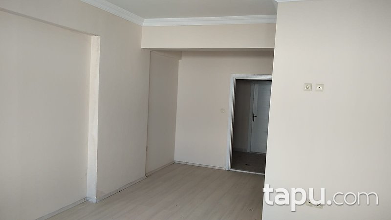 Zonguldak İstiklal Caddesi'nde Yakıcı İş Merkezi İçinde 97 m Ofis