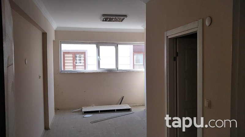 Zonguldak Çay Mahallesi'nde Yakıcı İş Merkezi İçinde 45 m Ofis