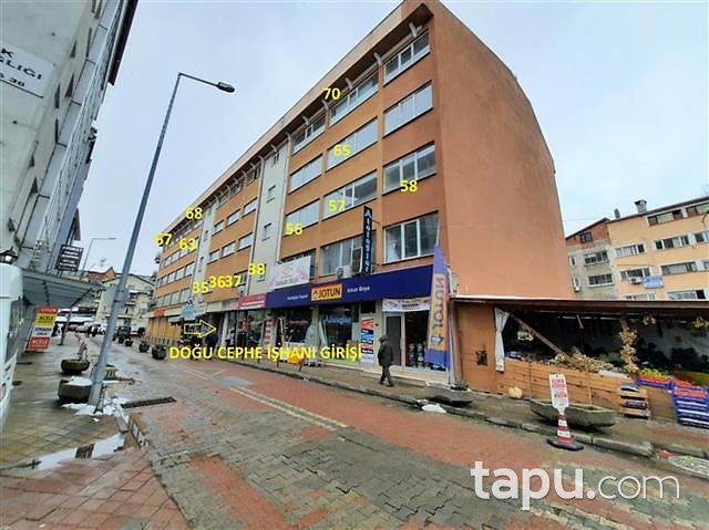 Zonguldak Çay Mahallesi'nde Yakıcı İş Merkezi İçinde 45 m Ofis