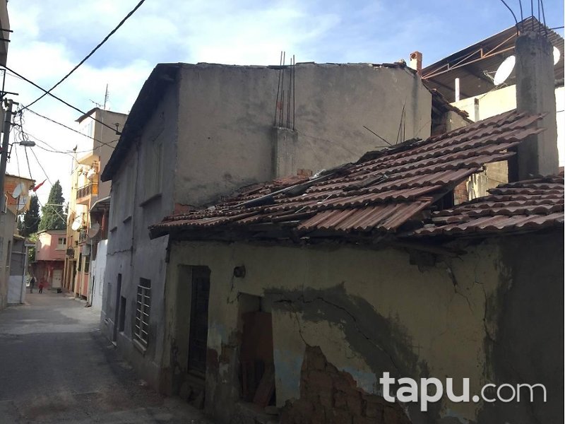 Bornova Serintepe Mahallesi'nde 143 m2 Hisseli Müstakil Ev