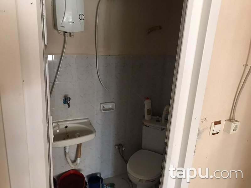 Sakarya Karasu Aziziye Mahallesi'nde 50 m2 İskanlı Dükkan
