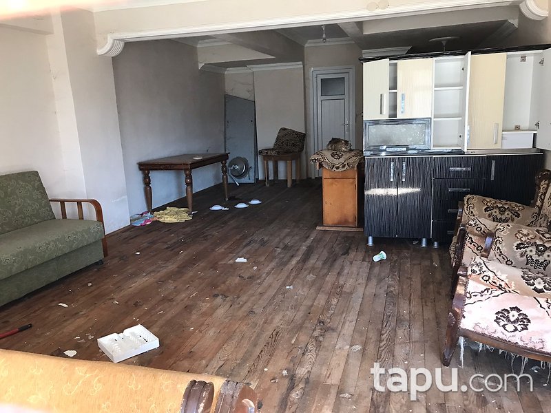Sakarya Karasu Aziziye Mahallesi'nde 50 m2 İskanlı Dükkan