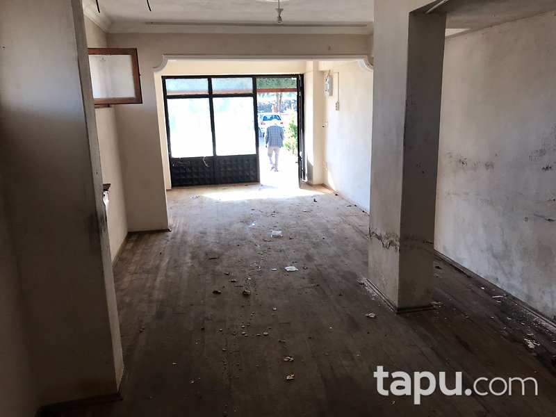 Sakarya Karasu Aziziye Mahallesi'nde 34 m2 İskanlı Dükkan