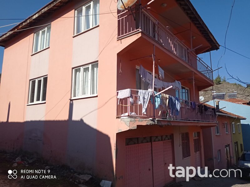 Bilecik Söğüt Çaltı Mahallesi'nde 326 m2 2 Katlı Bina