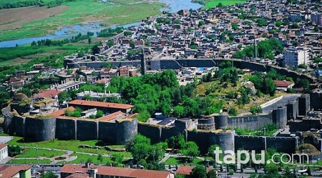 Diyarbakır Sur Konacık'ta 17 Dönüm Tarla