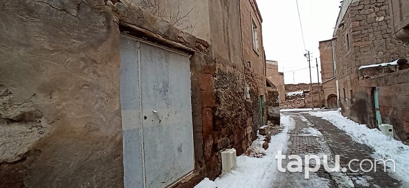 Kayseri İncesu'da Avlulu Kagir Ev