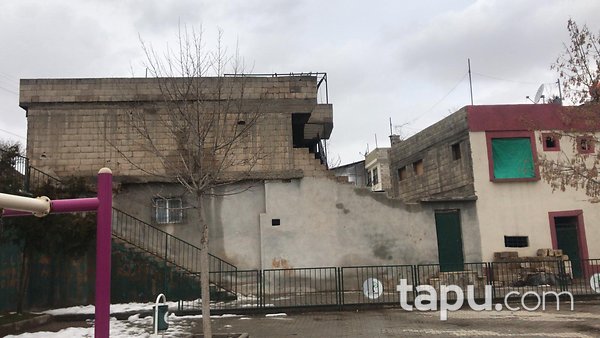 Gaziantep Mehmet Yalçın Nane Caddesi'nde Hisseli Avlulu Müstakil Ev
