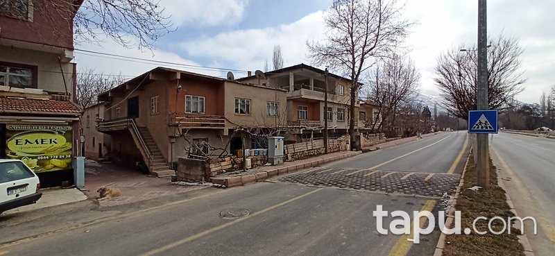 Kayseri Yahyalı'da Cadde Üzerinde Hisseli 400 m2 Müstakil Ev