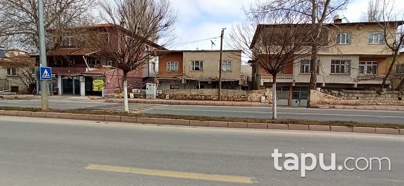 Kayseri Yahyalı'da Cadde Üzerinde Hisseli 400 m2 Müstakil Ev
