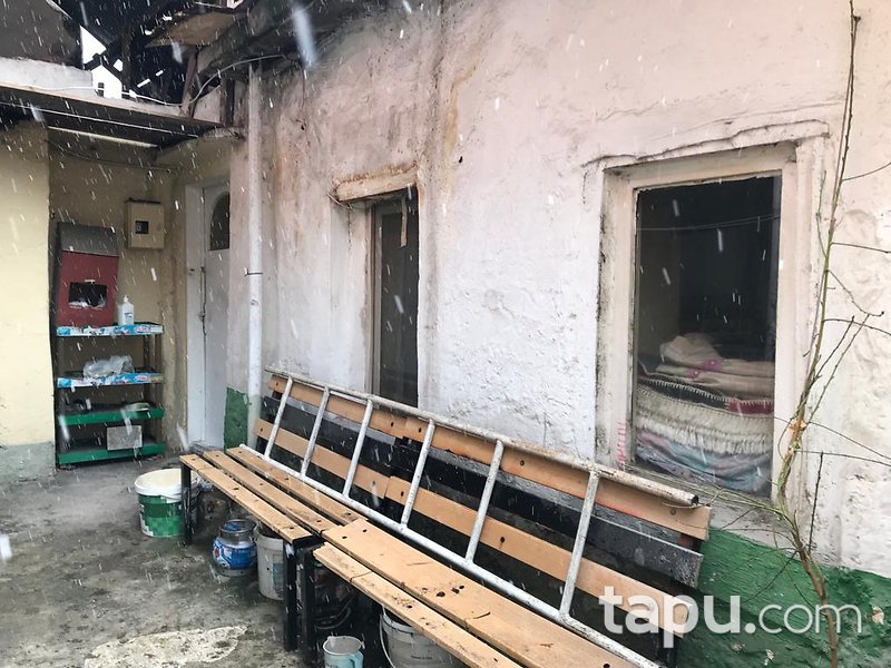 Altındağ'da Tek Katlı Hisseli Bina ve Arsası