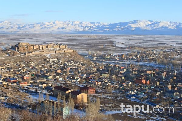 Erzurum Tepecik Mahallesi'nde Yola Cepheli 17 Dönüm Tarla