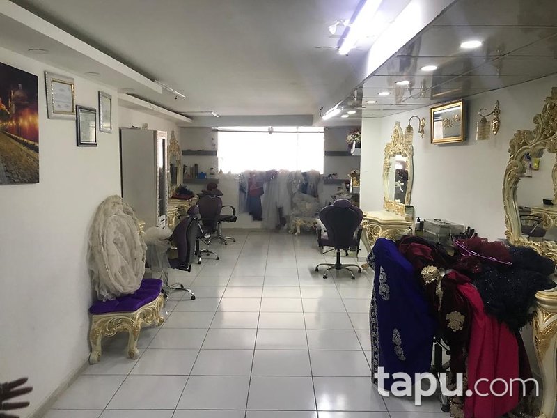 Van İpekyolu Cadde Cepheli Depolu Dükkan