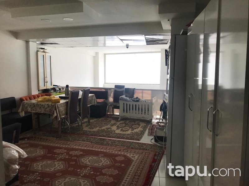 Van İpekyolu Cadde Cepheli Depolu Dükkan