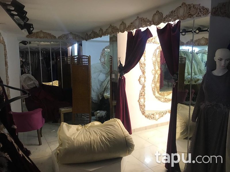 Van İpekyolu Cadde Cepheli Depolu Dükkan