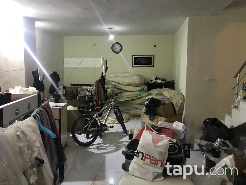 Van İpekyolu Cadde Cepheli Depolu Dükkan