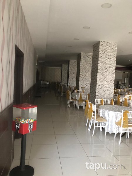 Bursa Osmangazi'de Mükemmel Lokasyonda Cadde Cepheli Kiracılı Düğün Salonu