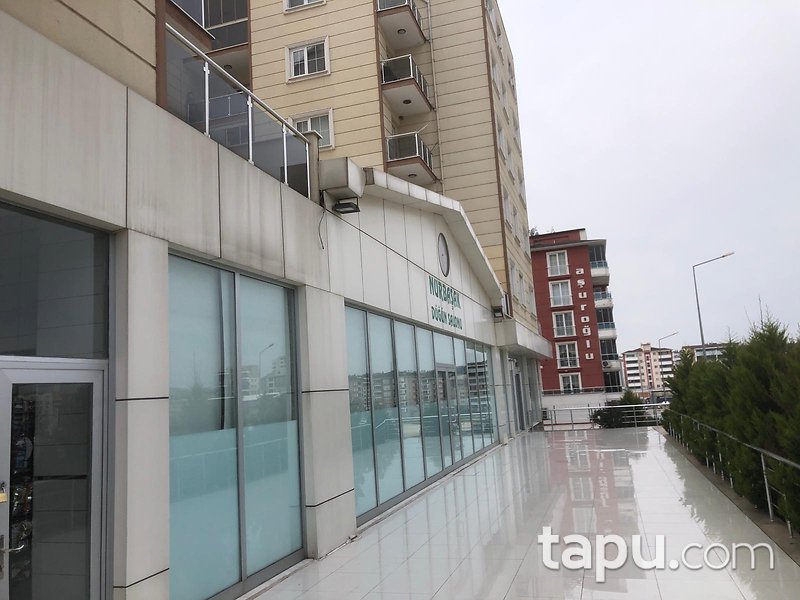 Bursa Osmangazi'de Mükemmel Lokasyonda Cadde Cepheli Kiracılı Düğün Salonu