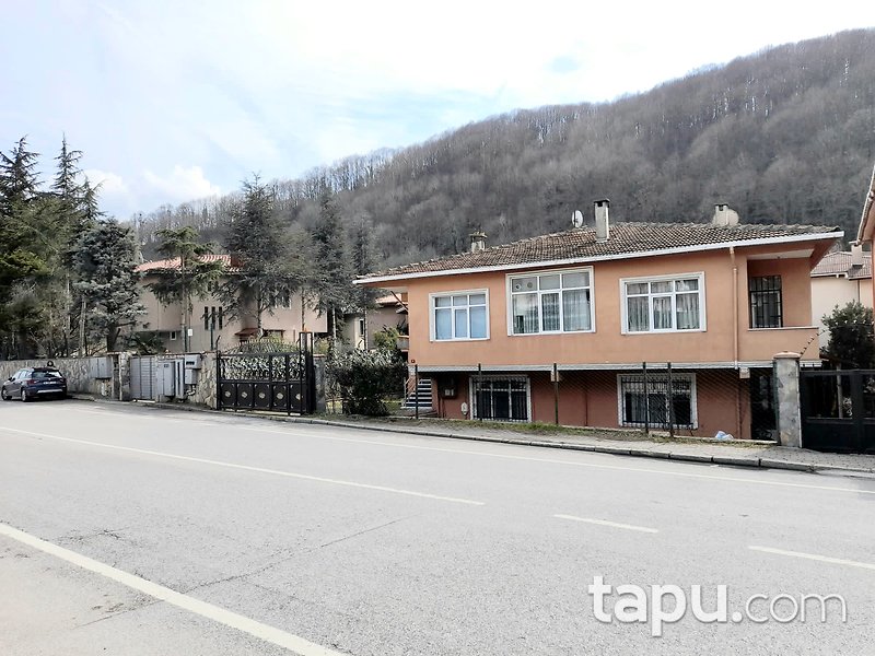 Beykoz Çiftlik'te 425 m2 Arsa Üzerinde Müstakil Bahçeli Bina