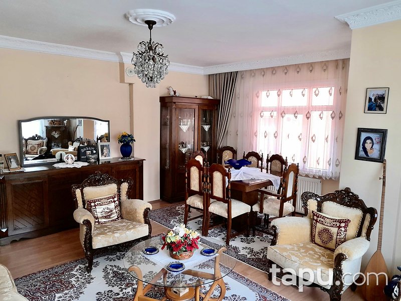 Beykoz Çiftlik'te 425 m2 Arsa Üzerinde Müstakil Bahçeli Bina