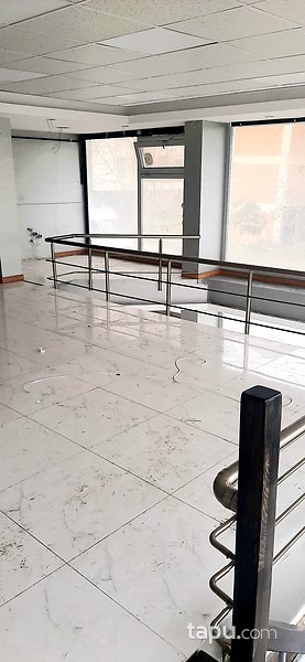 Beylikdüzü, Yakuplu'da İki Katlı Köşe Dükkan