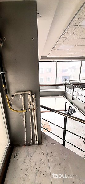 Beylikdüzü, Yakuplu'da İki Katlı Köşe Dükkan