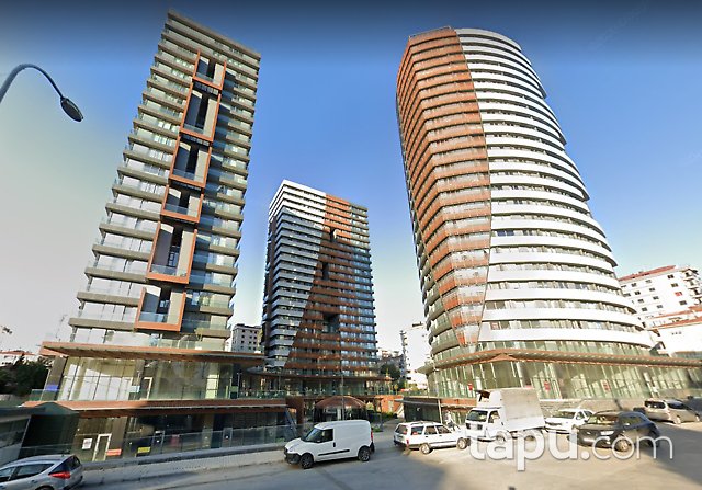 Pırlanta Göztepe Sitesi'nde Geniş Cepheli 173 m2 Dükkan