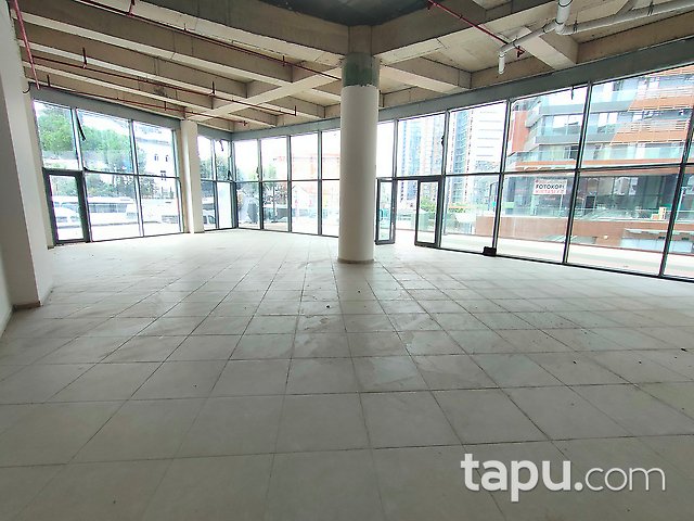 Pırlanta Göztepe Sitesi'nde Geniş Cepheli 173 m2 Dükkan