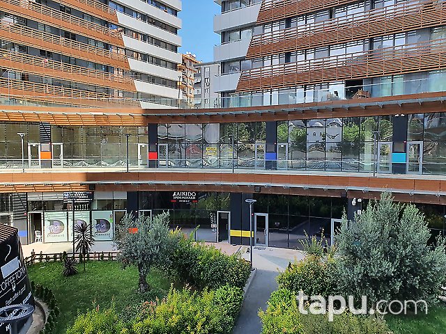 Pırlanta Göztepe Sitesi'nde Geniş Cepheli 173 m2 Dükkan