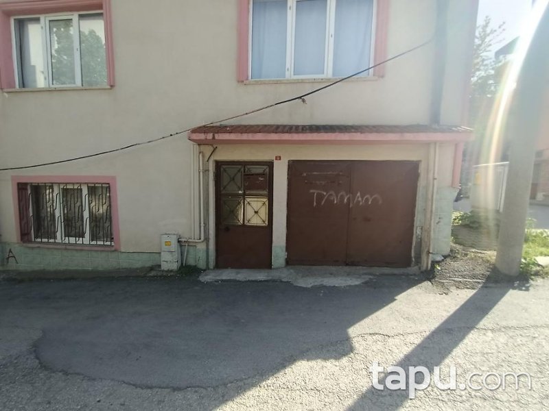 Balıkesir Karesi Toygar Mahallesi'nde Bina