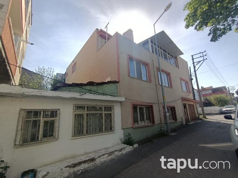 Balıkesir Karesi Toygar Mahallesi'nde Bina