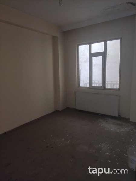 Van İpekyolu'nda Cadde Üzerinde 2+1 Daire