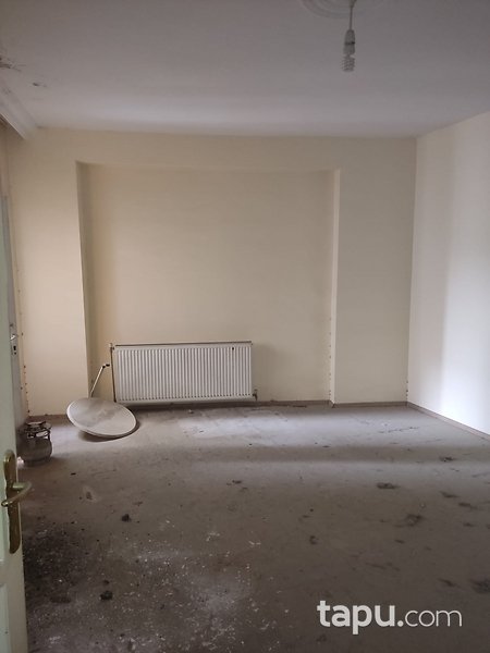 Van İpekyolu'nda Cadde Üzerinde 2+1 Daire