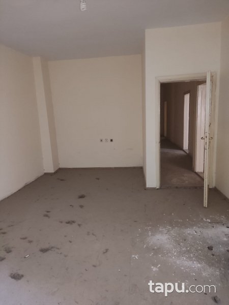 Van İpekyolu'nda Cadde Üzerinde 2+1 Daire
