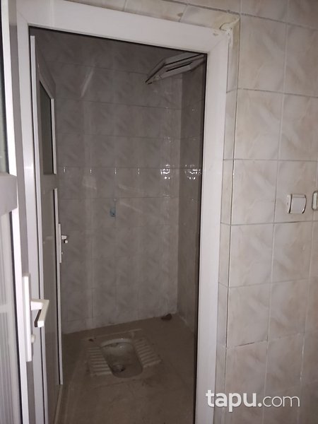 Van İpekyolu'nda Cadde Üzerinde 2+1 Daire