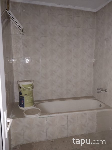 Van İpekyolu'nda Cadde Üzerinde 2+1 Daire