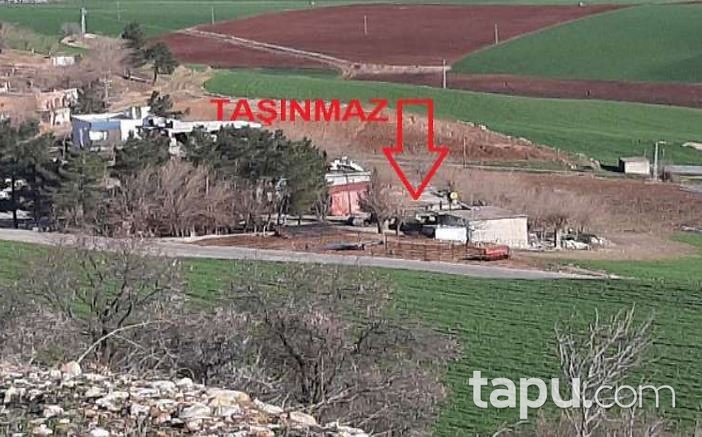 Adıyaman Merkez Börgenek Köyü'nde Kerpiç Ev ve Arsası