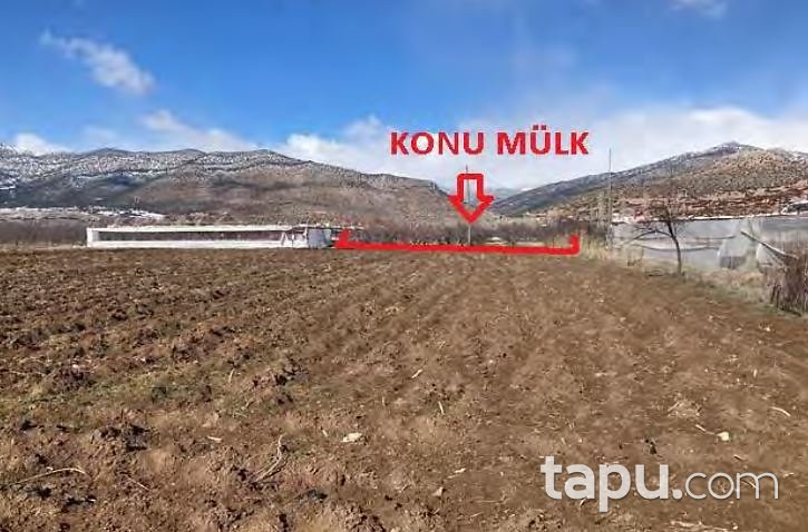 Elmalı'da Yola Yakın 2 Dönüm Tarla
