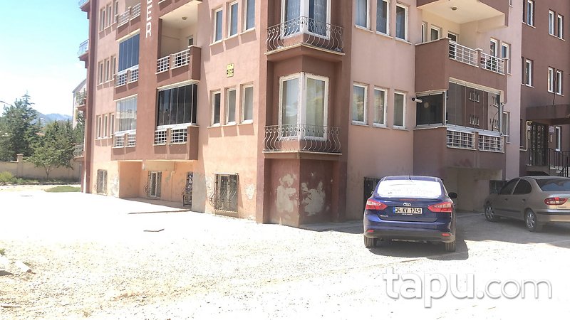 Erzurum Oltu Yasinhaşimoğlu Mahallesi'nde Site İçerisinde 3+1 Daire