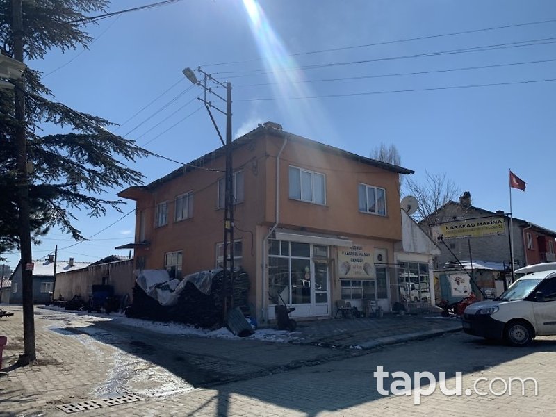 Bilecik Pazaryeri'nde Kagir İki katlı 197 m2 Bina