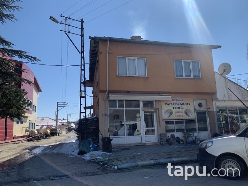 Bilecik Pazaryeri'nde Kagir İki katlı 197 m2 Bina