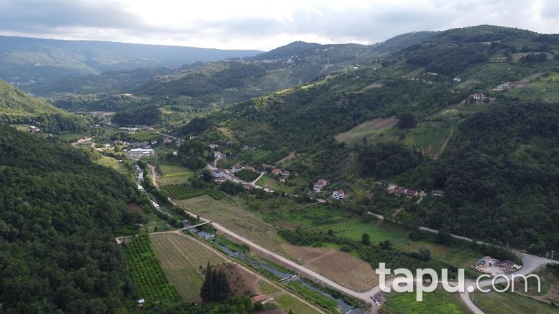 Gölcük Hisareyin'de 898 m2 Doğa Manzaralı Bağ